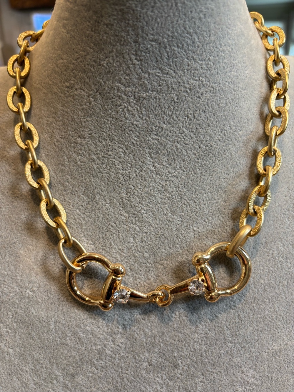 Gold Link Horsebit Necklace - Elegant Women's Jewelry